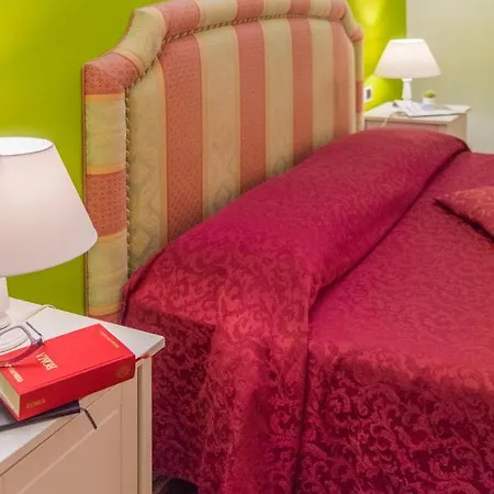Gregorio'S Rooms-2