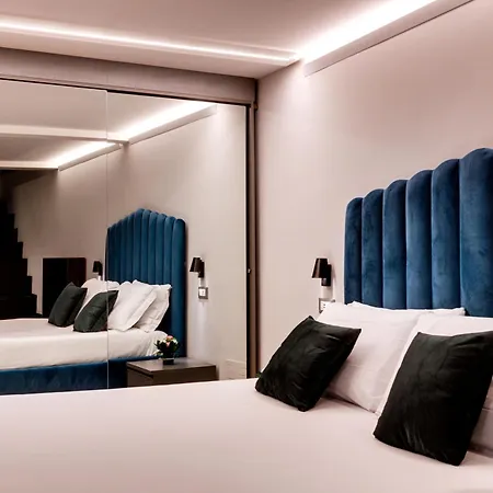 V Collection Piazza Farnese Luxury Suites-3