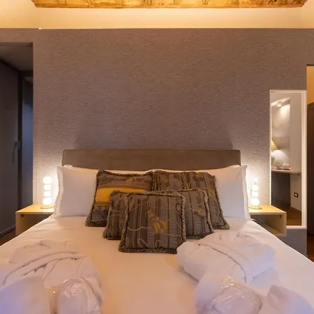 Fontana Di Trevi Roma Luxury Suites-3