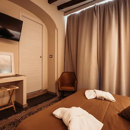 Hotel Domus Tiberina-3