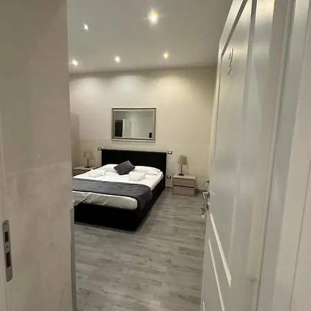 Rhs Rienzo Suites Guesthouse-2