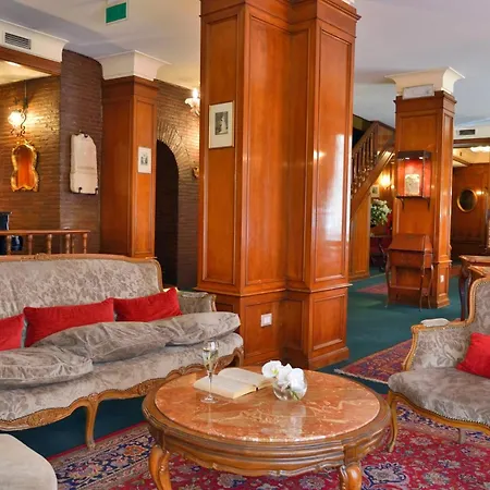 Hotel Forum-2