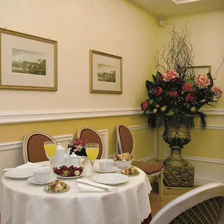 Relais Hotel Antico Palazzo Rospigliosi-3