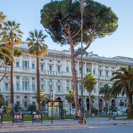 Ara Pacis Inn-2