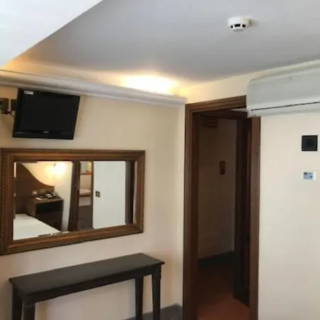 Hotel Okapi-2