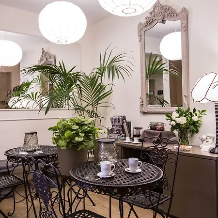 Chic & Town Luxury Rooms Piazza Di Spagna-2