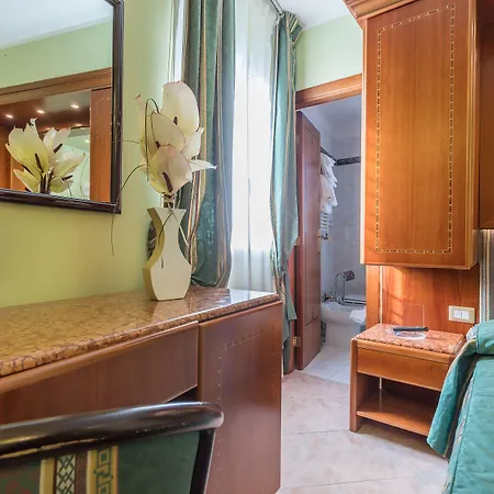 Raeli Hotel Lux-3