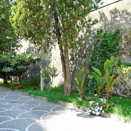 La Tana Di Sofia-2