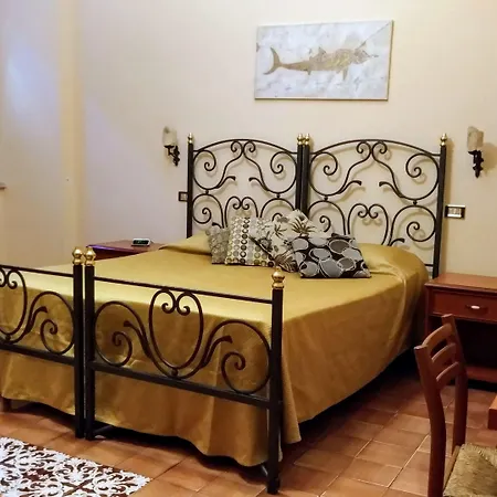Nicolas Inn-2