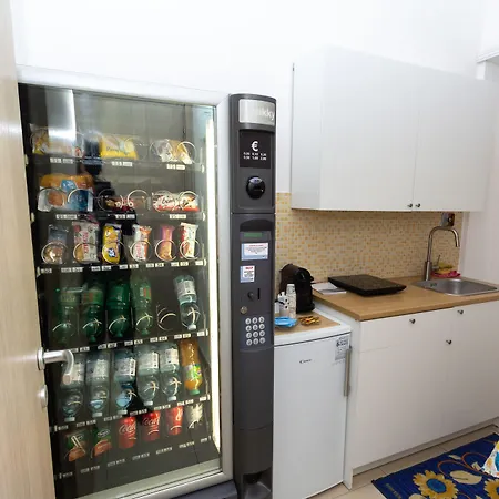 Aurelio Deluxe Rooms-3