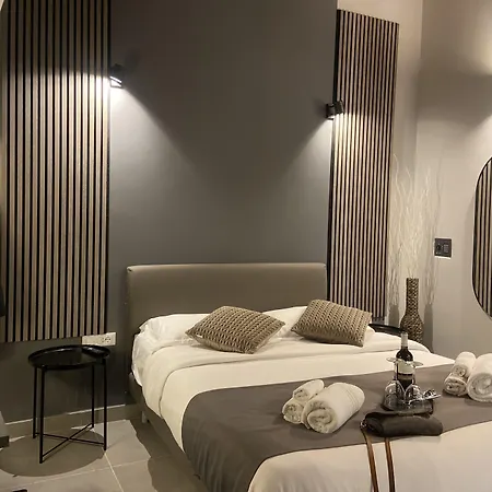 Soha Piazza Di Spagna Boutique-3