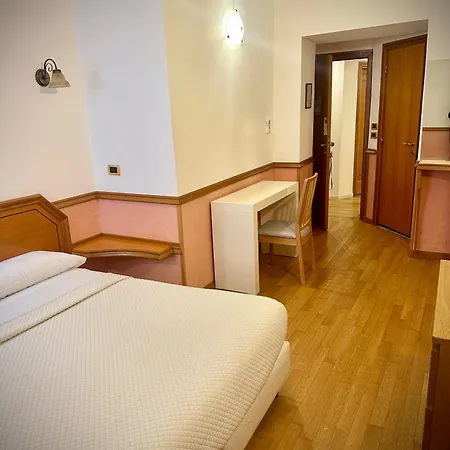 Green Hotel-3