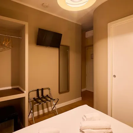 Dem Hotel-2