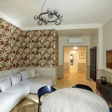 Elegant Apartment Near Pantheon-3