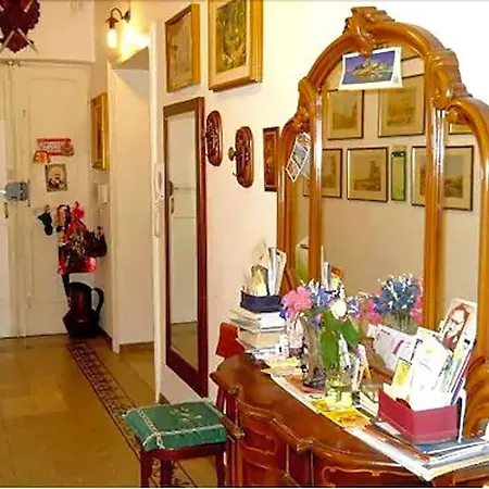 Stella'S House-2