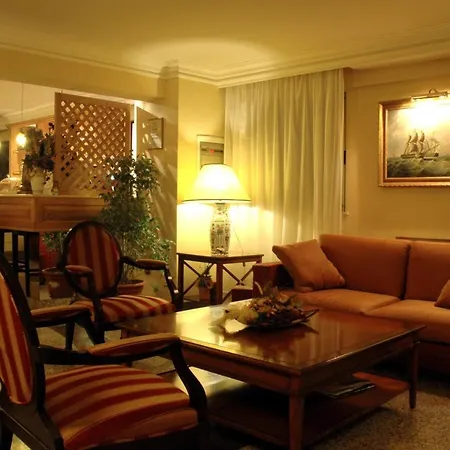 Hotel Aurora Garden-3