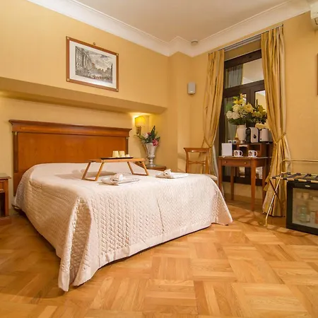 Luxury Rooms H 2000 Roma-3
