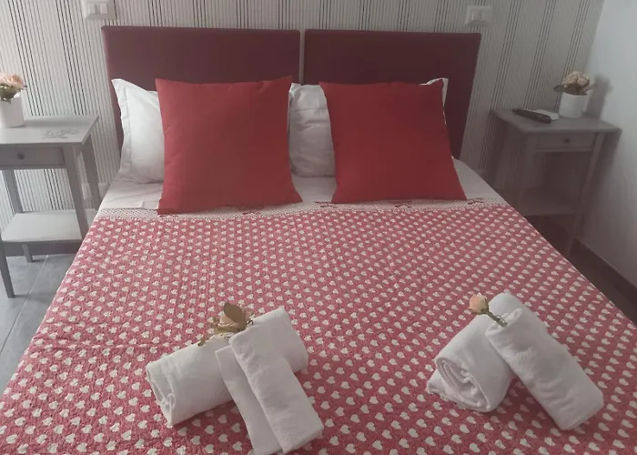 Cento Passi Dal Vaticano Rome