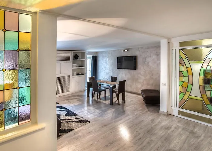 Black And White Suite