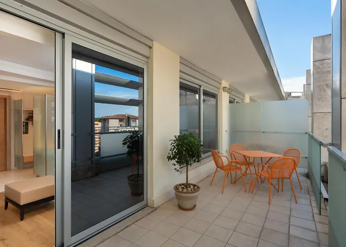 Hotels in Rome ItalyPrecise House Mantegna