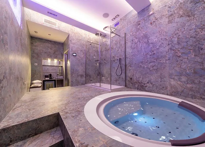 Hotels in Rome ItalySan Carlo Suite