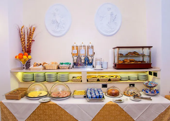 Hotel Fellini A Fontana Di Trevi Rome