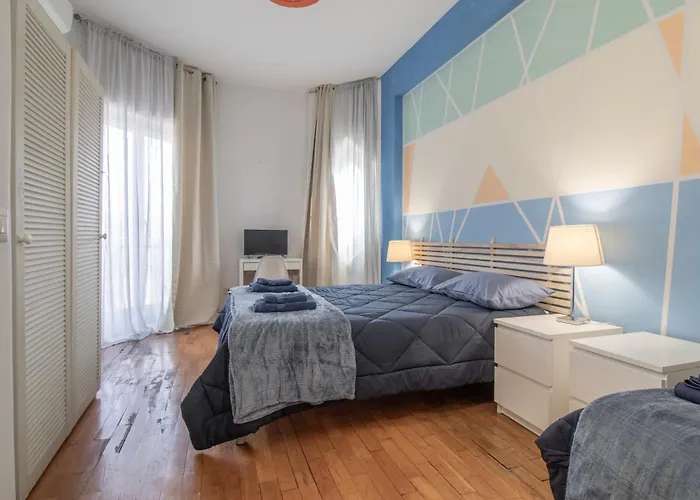 Lion Renting Trastevere Rome