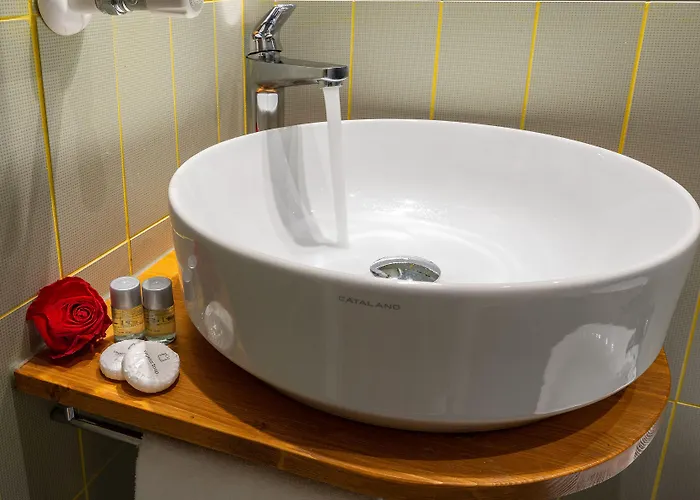 Tula Inn Rome