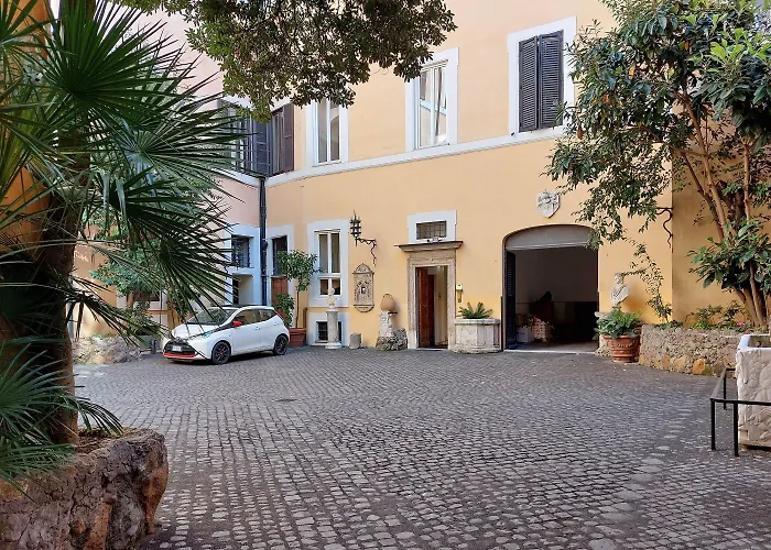 Trevi Rome Suite