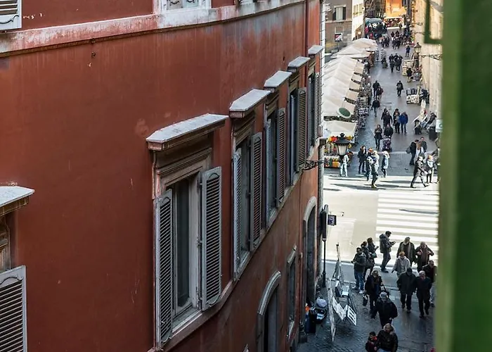 Trevi & Pantheon Luxury Rooms Rome